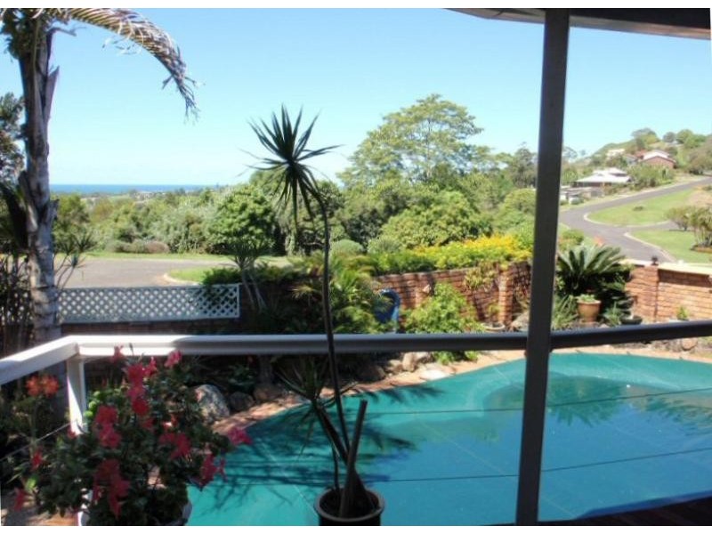 11 Tongarra Drive, Ocean Shores NSW 2483