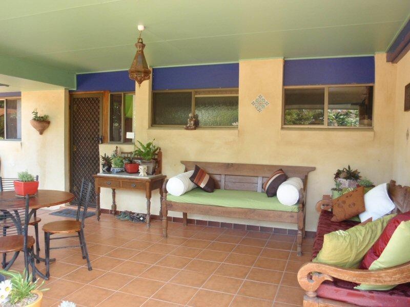 8 Nandroya Avenue, Ocean Shores NSW 2483