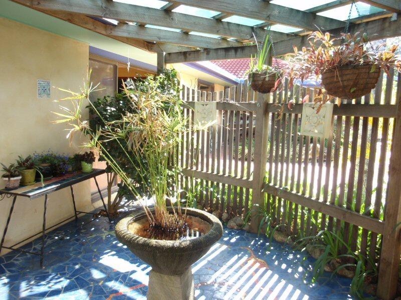 8 Nandroya Avenue, Ocean Shores NSW 2483
