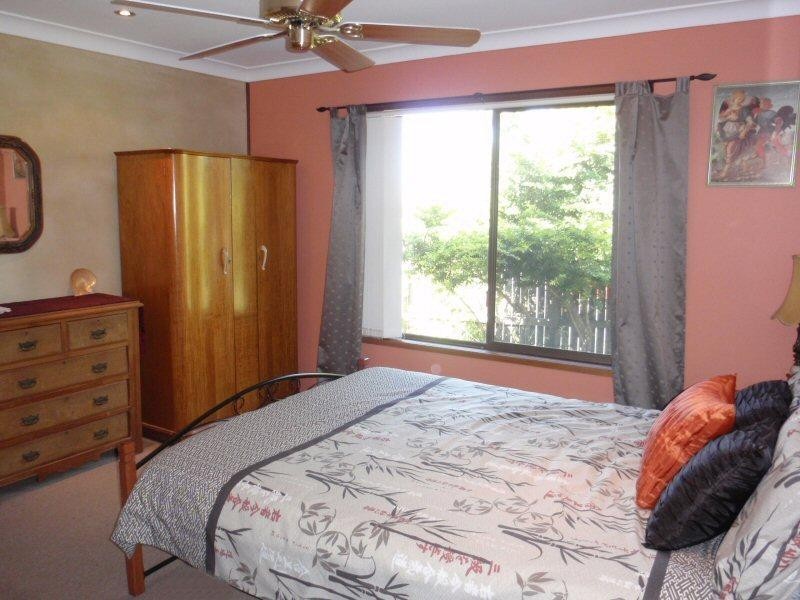 8 Nandroya Avenue, Ocean Shores NSW 2483