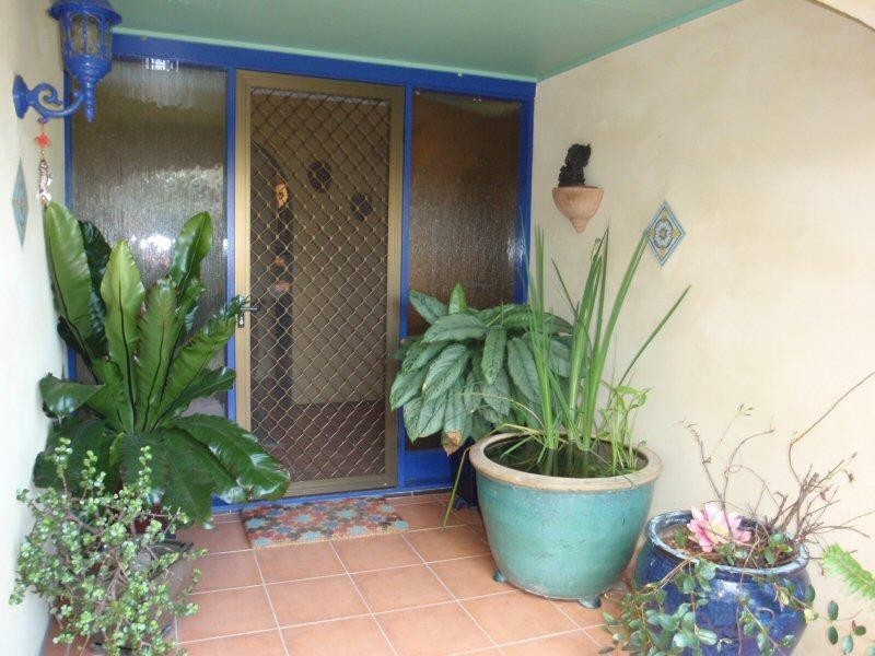 8 Nandroya Avenue, Ocean Shores NSW 2483