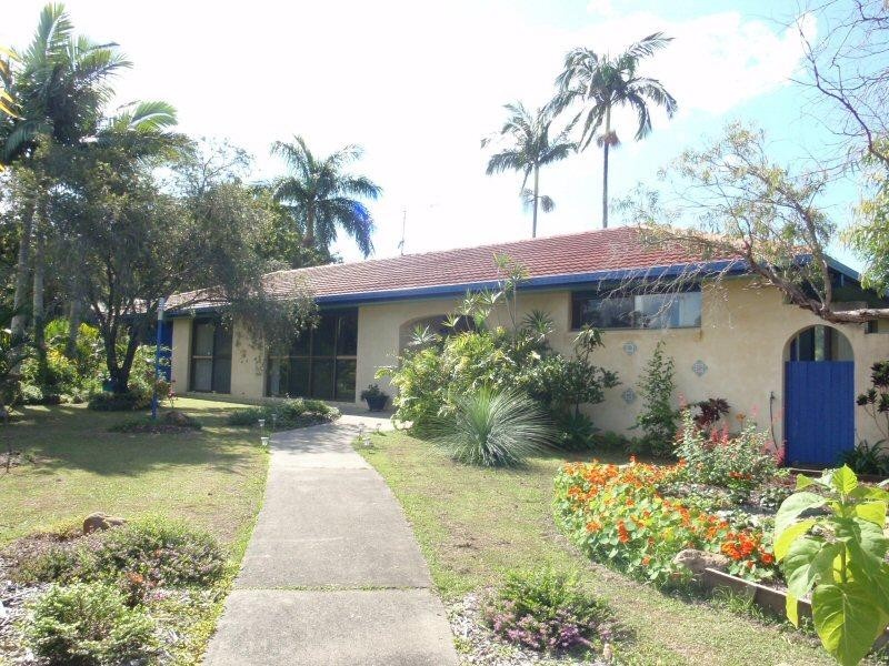 8 Nandroya Avenue, Ocean Shores NSW 2483