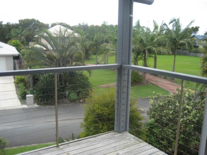 12 MULI MULI AVE FERN BEACH, Ocean Shores NSW 2483