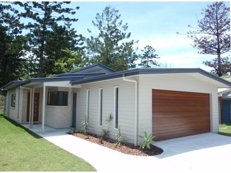 15 Boondoon Crescent, Ocean Shores NSW 2483