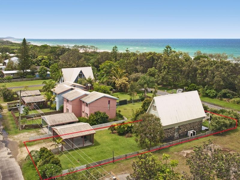 12 Pacific Esplanade, South Golden Beach NSW 2483