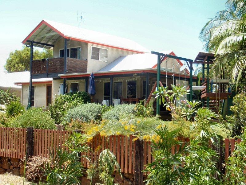 38 Mia Court, Ocean Shores NSW 2483