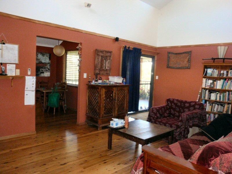 8 Matong Drive, Ocean Shores NSW 2483