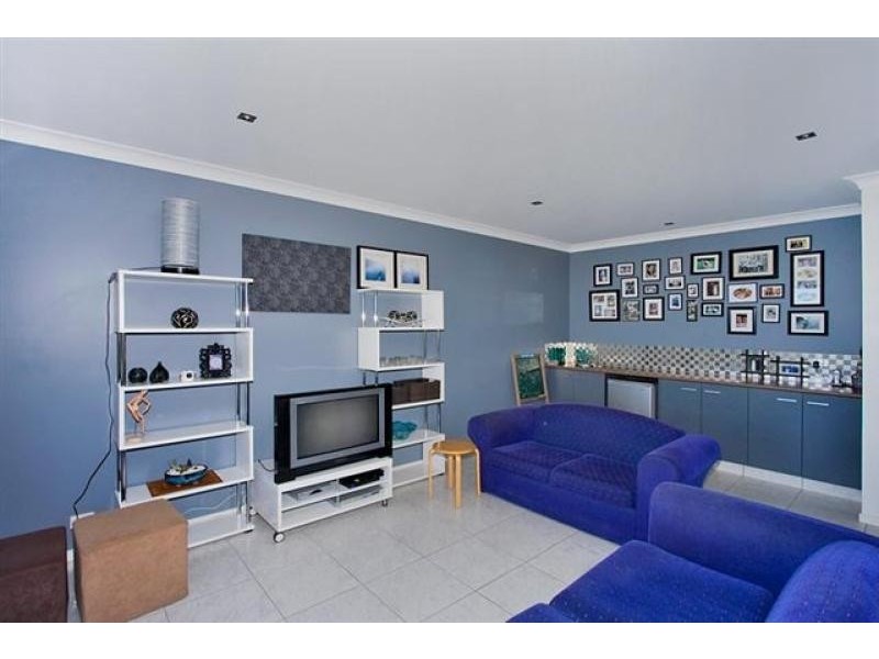18 Palmer Avenue, Ocean Shores NSW 2483