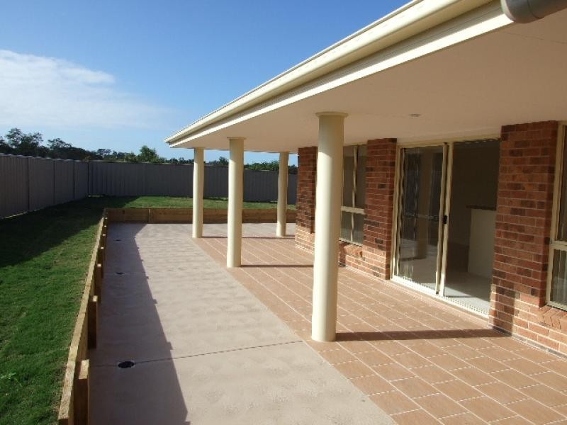 2 Pyrus Drive, Taree NSW 2430