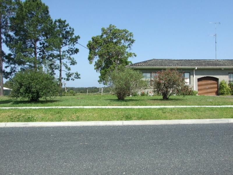 Unit A/100 Edinburgh Drive, Taree West NSW 2430