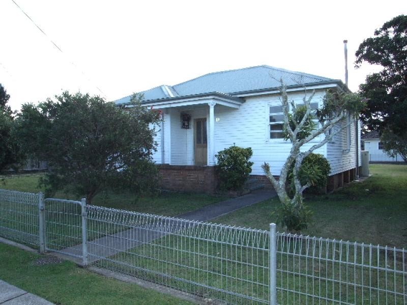27 Chatham Avenue, Taree NSW 2430