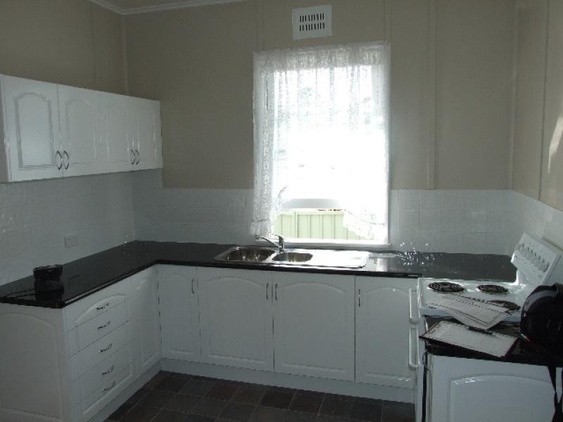 27 Chatham Avenue, Taree NSW 2430