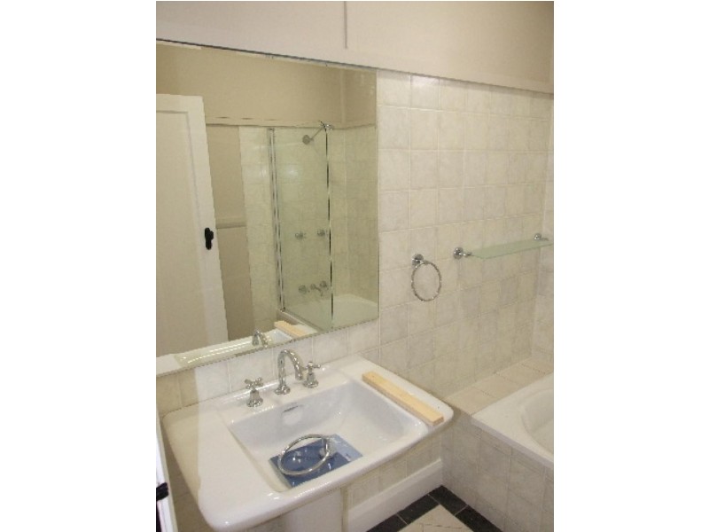 27 Chatham Avenue, Taree NSW 2430