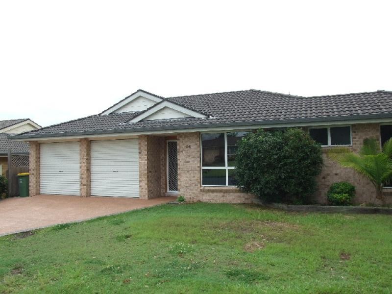 54 Lawson Crescent, Taree NSW 2430