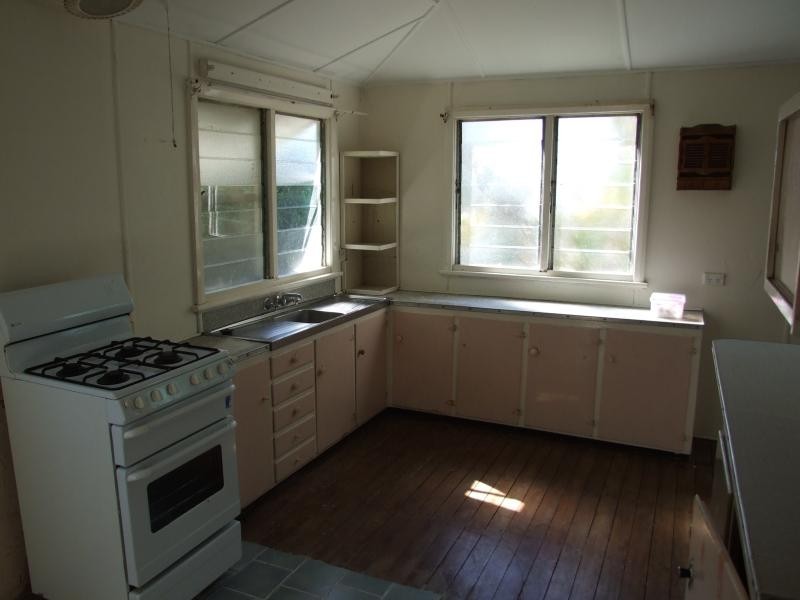 27 Georges Lane, Taree NSW 2430