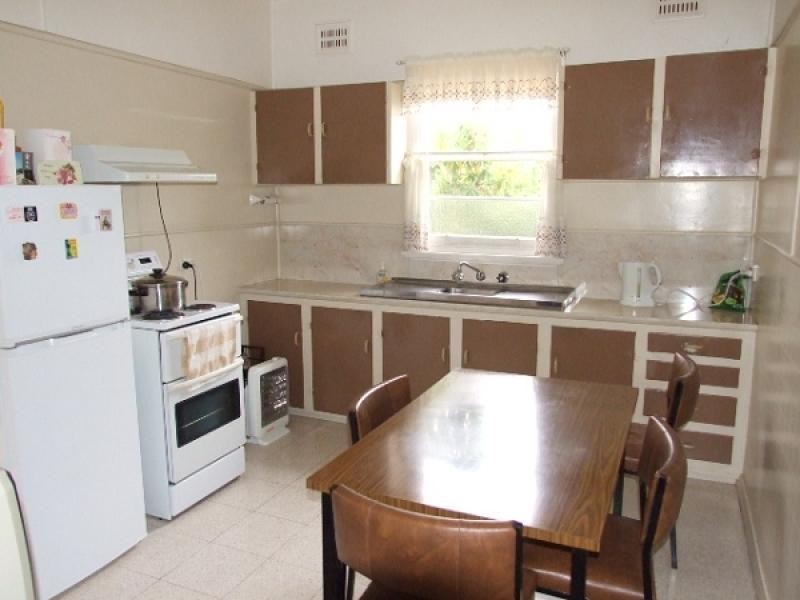 18 Golf Avenue, Taree NSW 2430