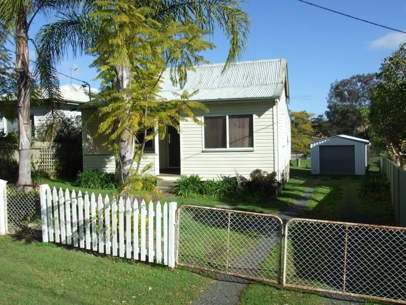 19 Bahtoo Parade, Taree West NSW 2430