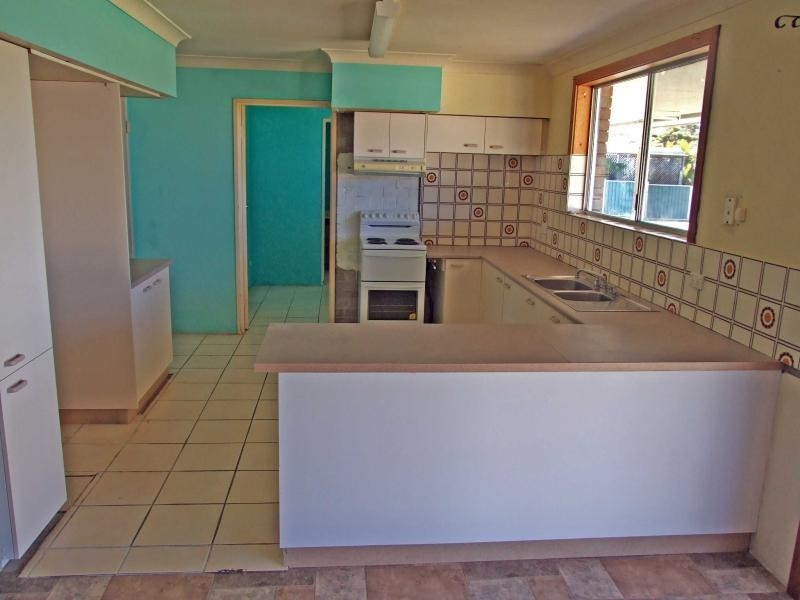 95 Old Bar Road, Old Bar NSW 2430