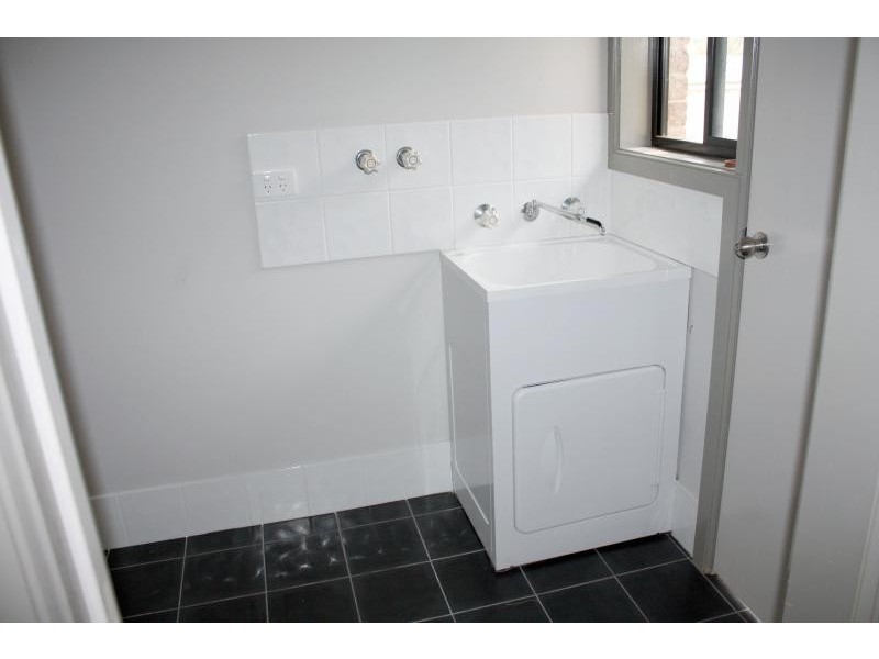 6A Latham Avenue, Taree NSW 2430