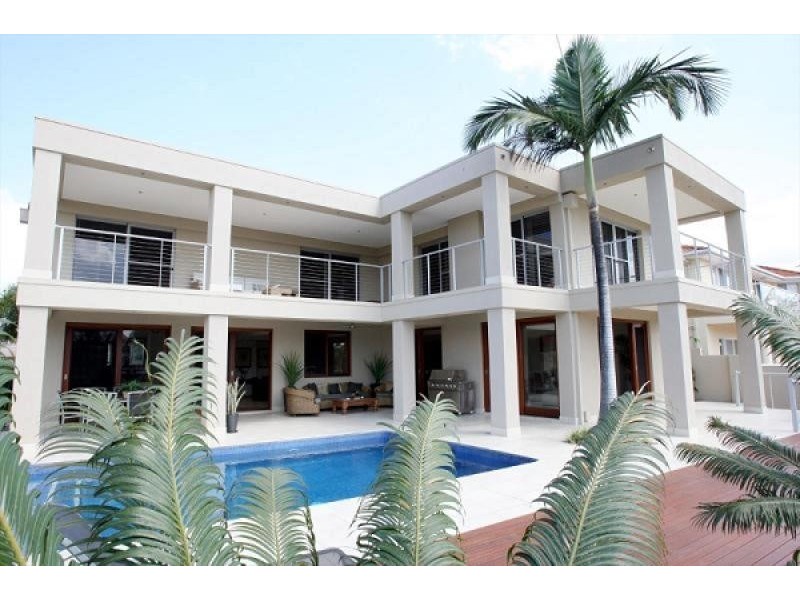 48 CHAROLAIS CRESCENT, Benowa QLD 4217