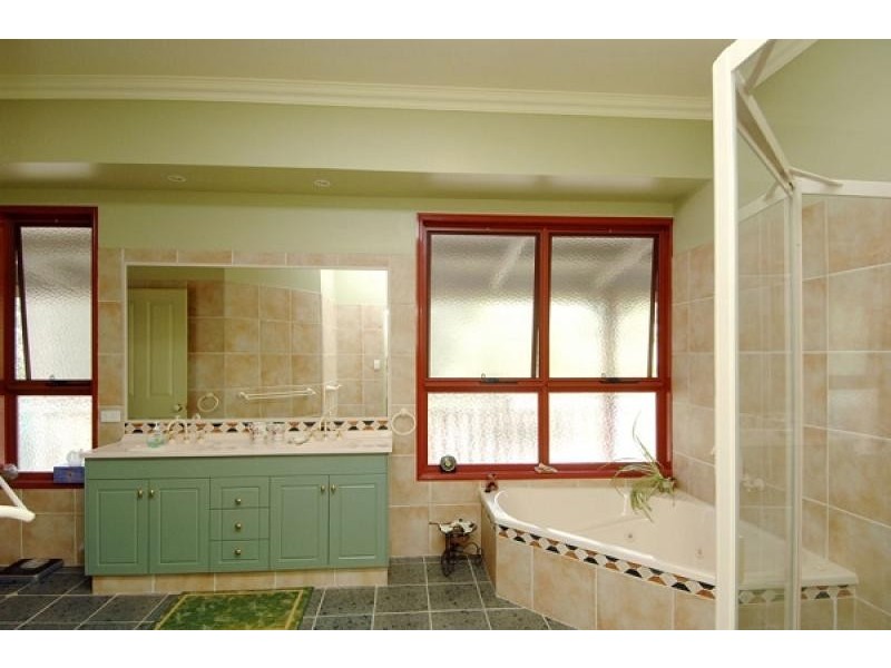 27 NATURE VALLEY COURT, Tallai QLD 4213