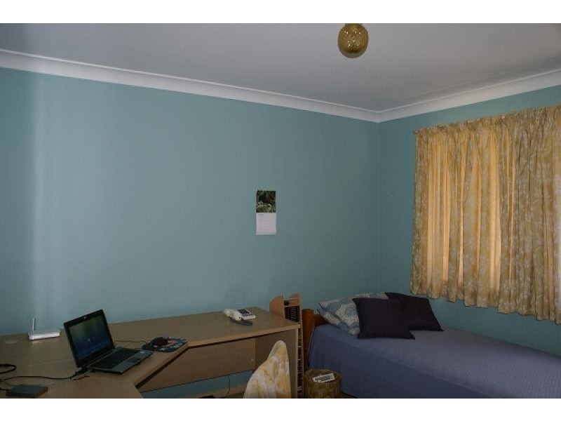 4 NICOLSON COURT, Mermaid Waters QLD 4218