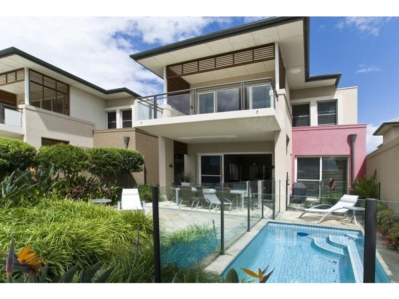 715 GLADES DRIVE, Robina QLD 4226