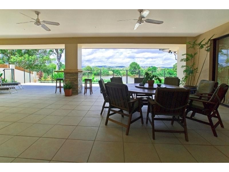 8 KAWANA CRESCENT, Ashmore QLD 4214