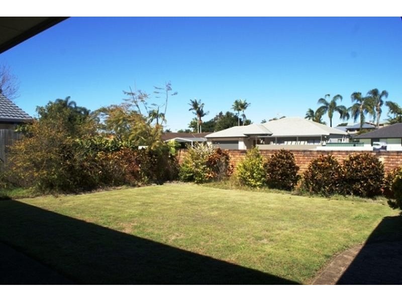 5 INVERAY AVENUE, Benowa QLD 4217