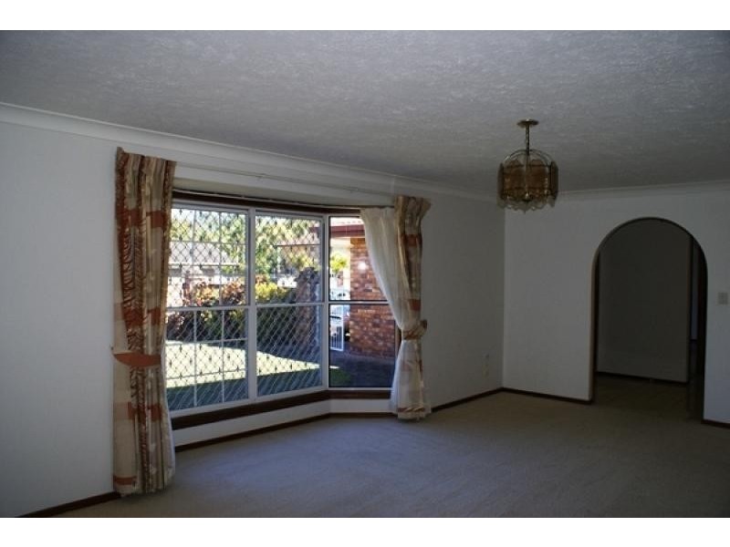 5 INVERAY AVENUE, Benowa QLD 4217