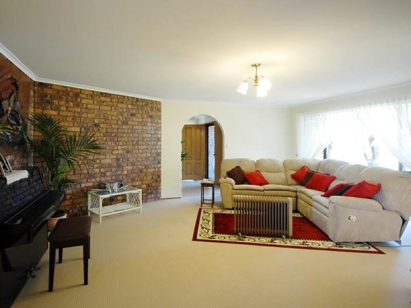 13 HUON STREET, Broadbeach Waters QLD 4218