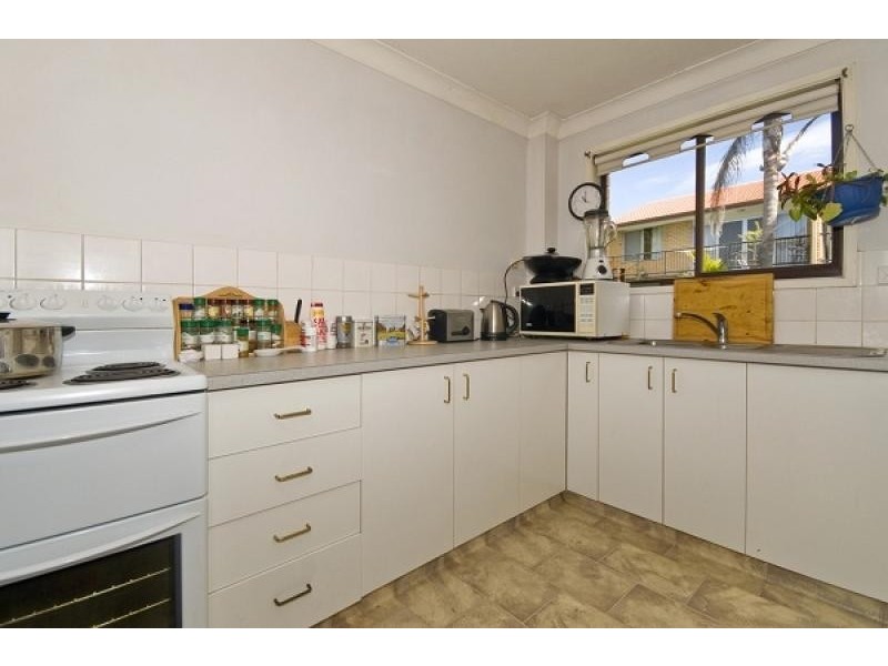 Unit 2/22 Peter Parade, Mermaid Waters QLD 4218