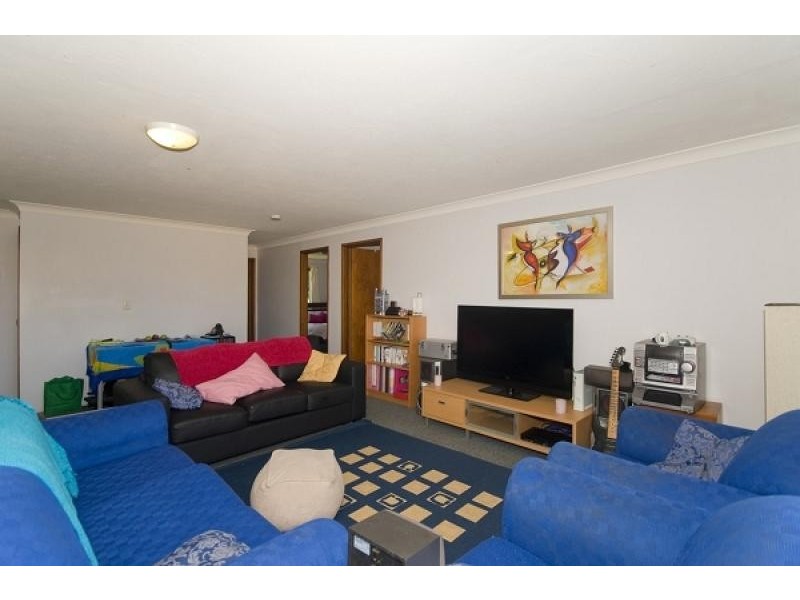 Unit 2/22 Peter Parade, Mermaid Waters QLD 4218