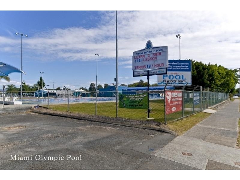 Unit 2/22 Peter Parade, Mermaid Waters QLD 4218