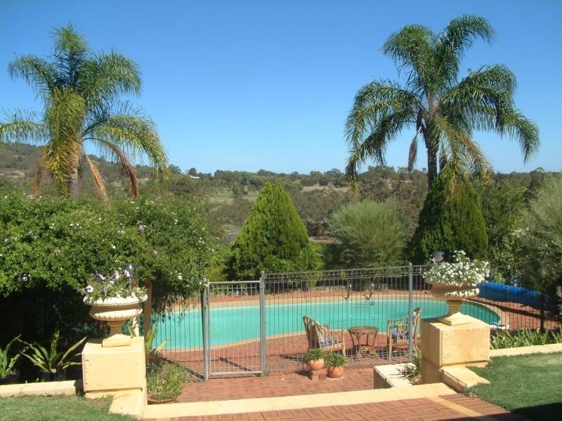 150 Loton Road, Millendon WA 6056