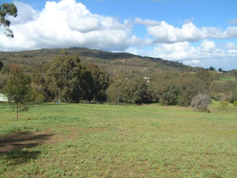 150 Loton Road, Millendon WA 6056