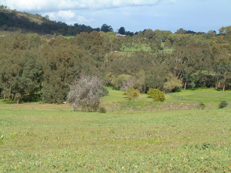 150 Loton Road, Millendon WA 6056