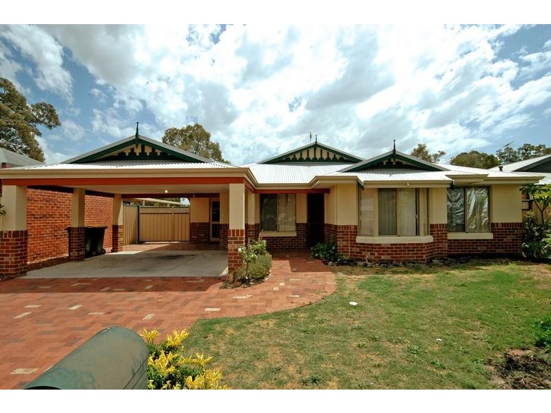 24 GENTLE CIRCLE, South Guildford WA 6055