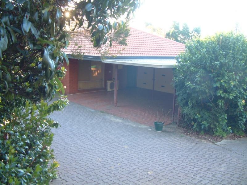 11 WOODBRIDGE DRIVE, Greenmount WA 6056