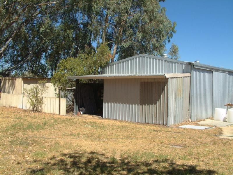 11 Scrivner Road, Herne Hill WA 6056