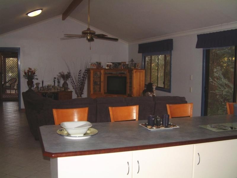 9 Elmore St, Mount Helena WA 6082