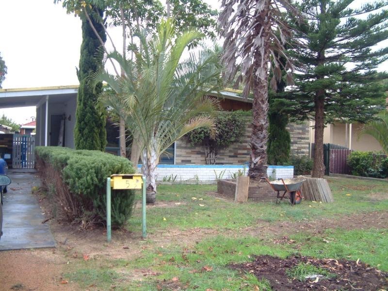 5 Warren Road, Maida Vale WA 6057
