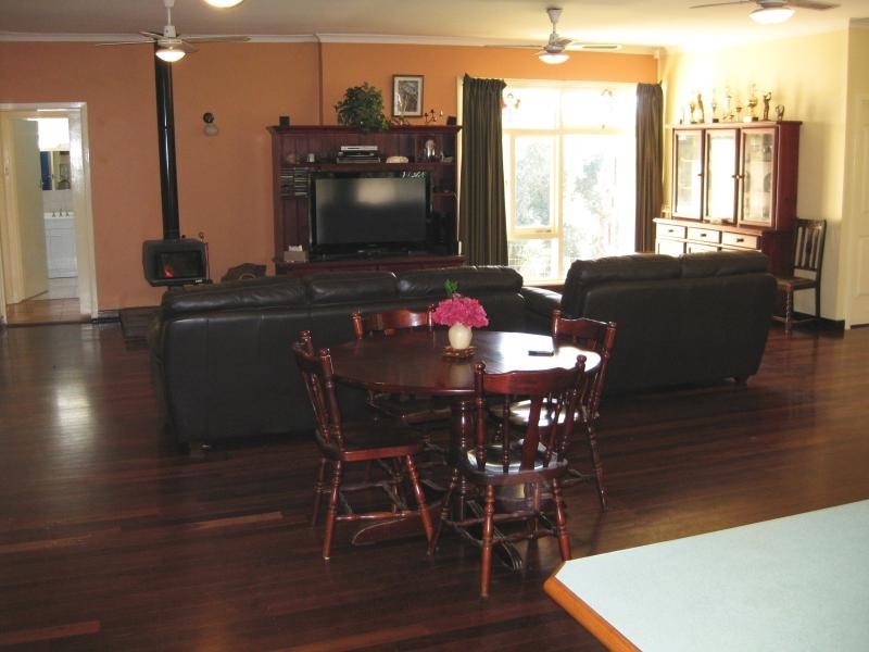 67 Old York Rd, Greenmount WA 6056