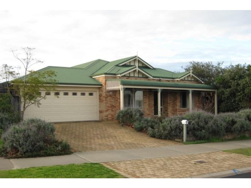31 Woodlake Bvd, Ellenbrook WA 6069