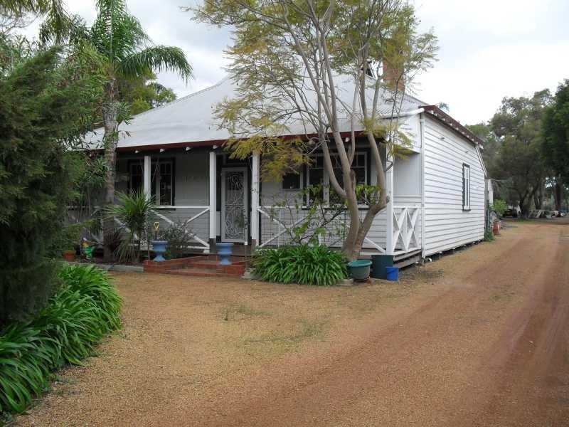 24 Viveash Rd, Middle Swan WA 6056