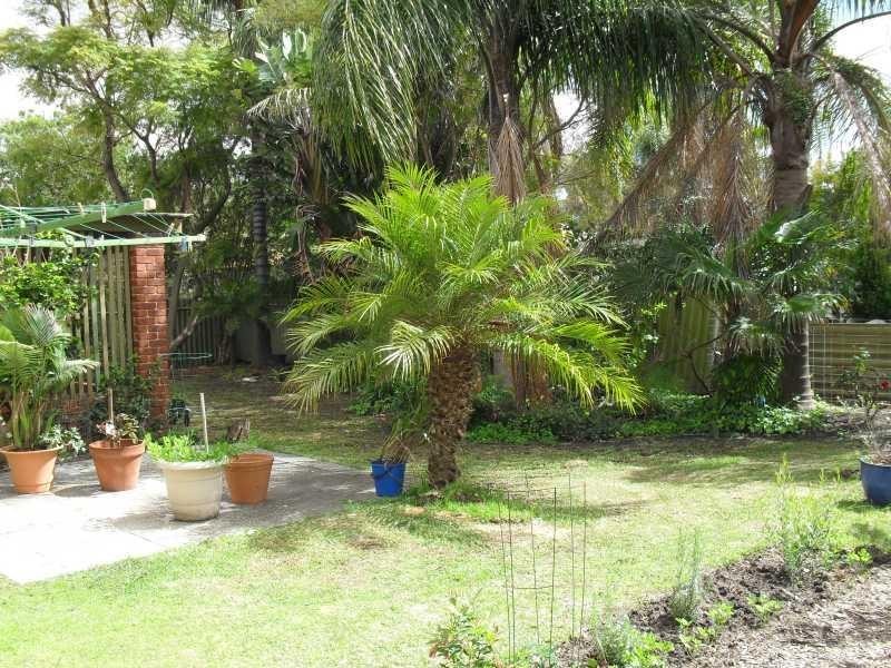 24 Viveash Rd, Middle Swan WA 6056