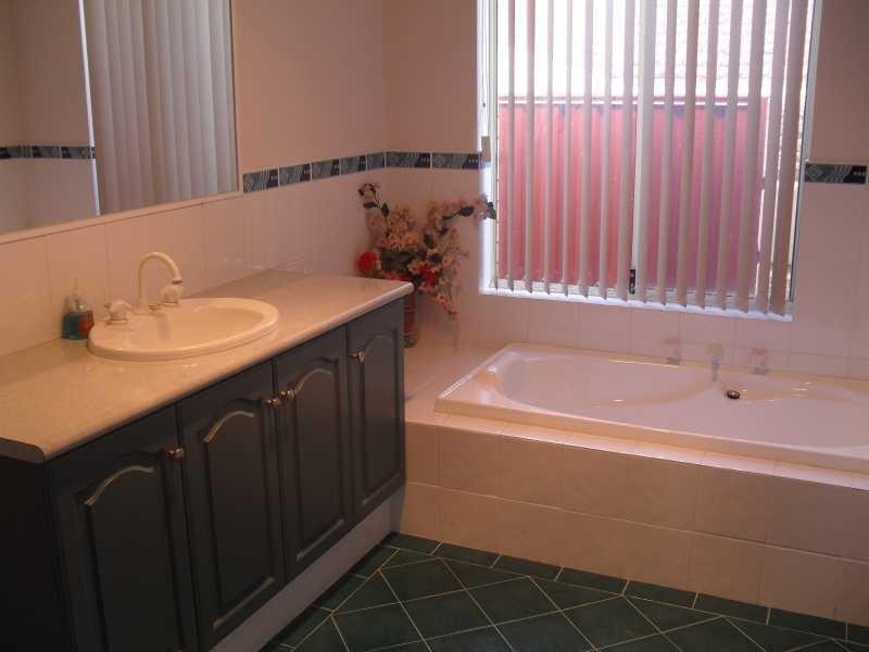 19 Ensign Dve, Swan View WA 6056