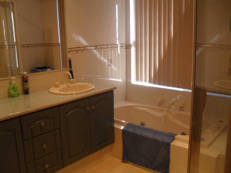 19 Ensign Dve, Swan View WA 6056