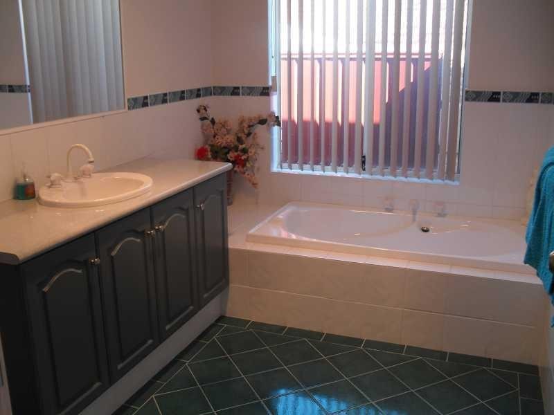 19 Ensign Dve, Swan View WA 6056