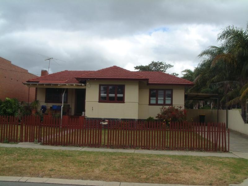 1 Kalara Rd, Koongamia WA 6056